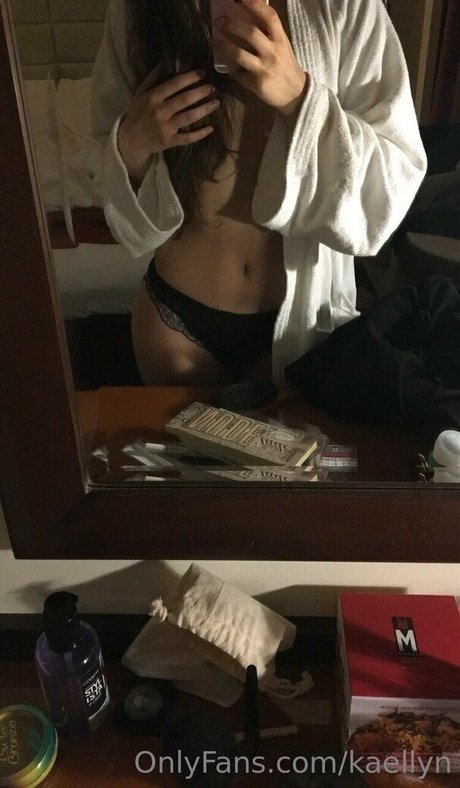 kaellyn アダルトモデル 写真