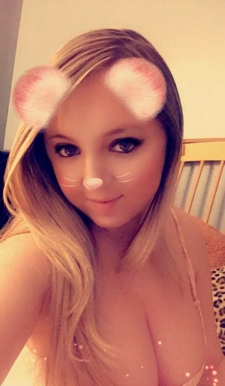 Candykissxo セクシー女優 写真