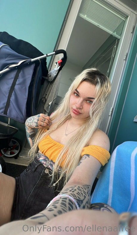 陸軍の熟女オンリーファンズ 無料ヌード 写真