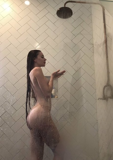 熟女の足オンリーファンズ 無料セクシー 画像