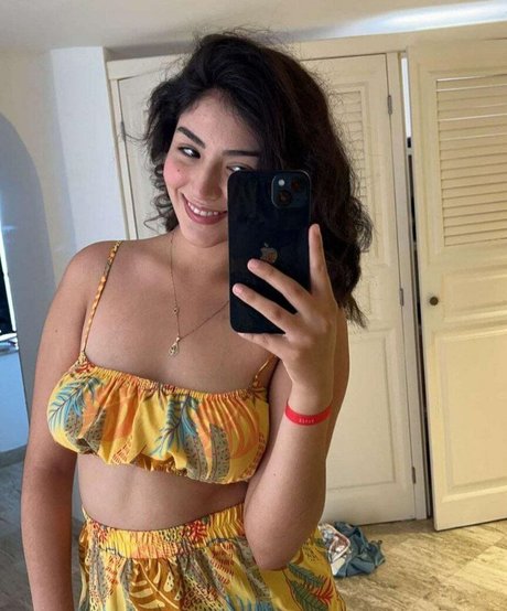 kristalqr 無料女優 写真