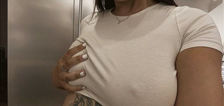 巨乳アマチュアオンリーファンズ アートポルノ 写真