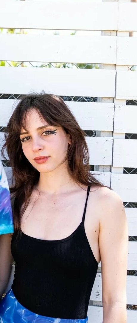 Mica Tenenbaum ヌードモデル 写真