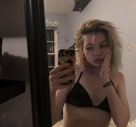 Snottea ヌードスター 写真