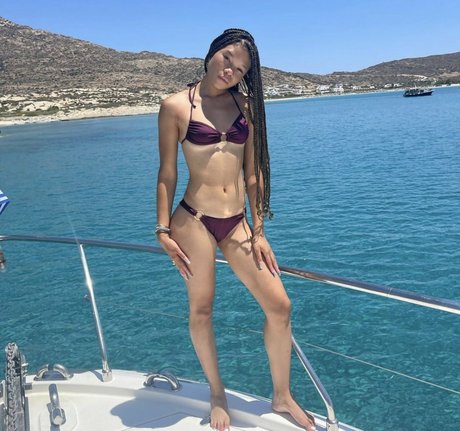 Storm Reid エロティックなスター アーカイブ