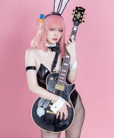 キッチンセックスオンリーファンズ セクシーヌード 画像