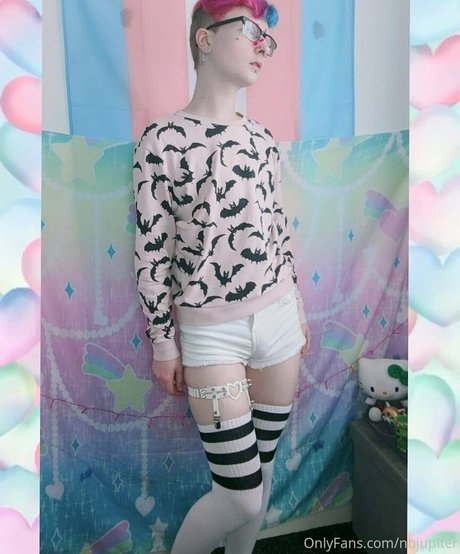 enbyjupiterfree ヌードスター 画像