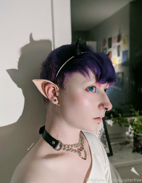 熟女のおっぱいオンリーファンズ エロ 写真