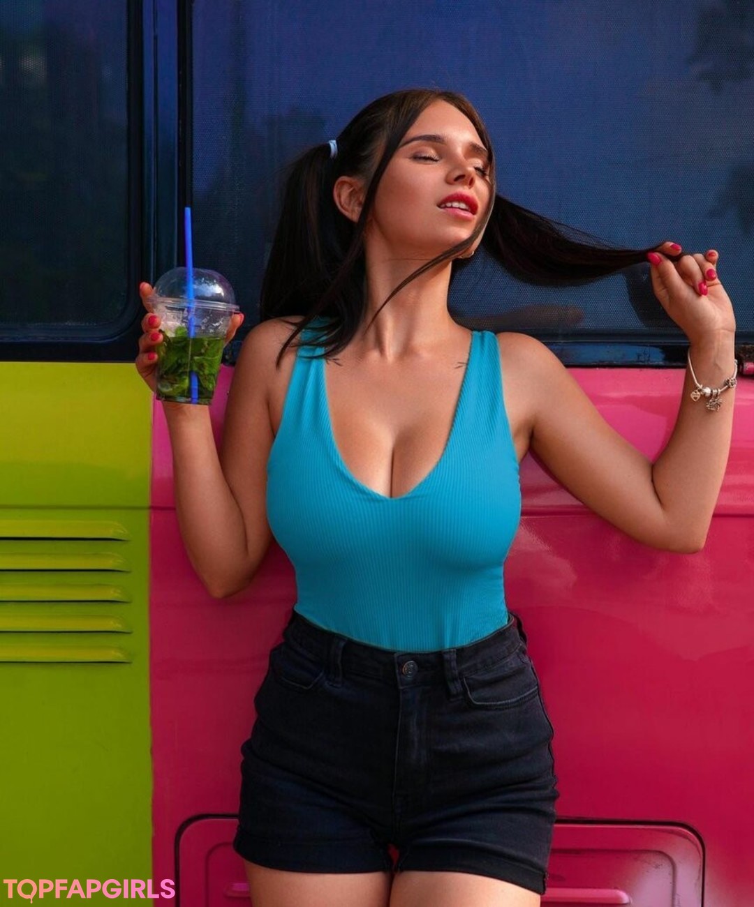 妻のフェラチオオンリーファンズ 美しいxxx 写真