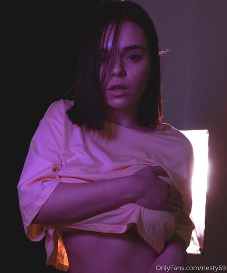 nesty69 スター 裸 写真