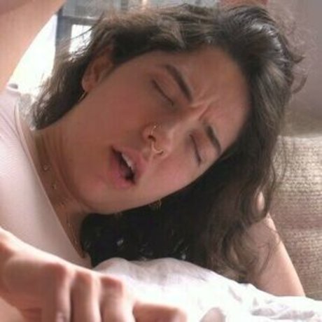 お尻を広げるオンリーファンズ xxx 写真