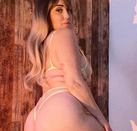 Busty Eve アダルトスター 画像