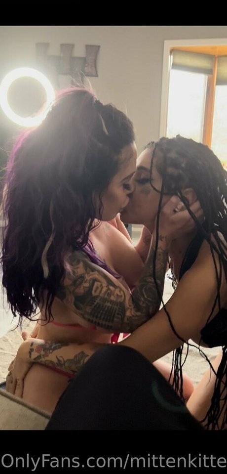 トランスジェンダーオンリーファン ホットヌード 画像