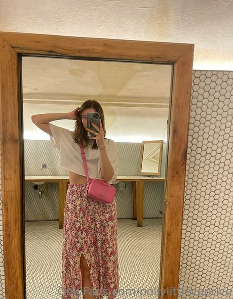 pollylittlecaprice アートモデル 写真