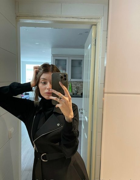 pollylittlecaprice アダルトモデル 画像