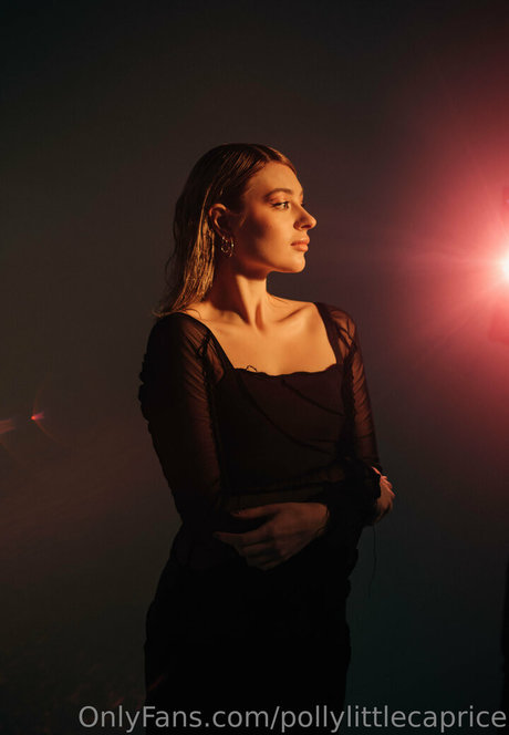 pollylittlecaprice 無料モデル 写真