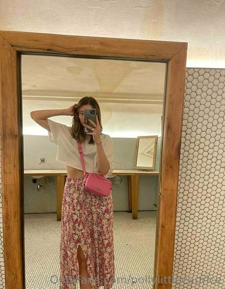 pollylittlecaprice エロティック女優 写真