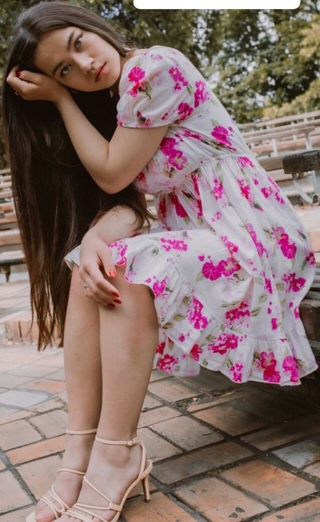 Anne Whisper 女優 画像