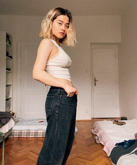 Anne Whisper ポルノスター パーフェクト 写真