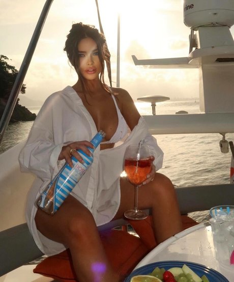 asmr 官能的なオンリーファンズ 可愛い 画像