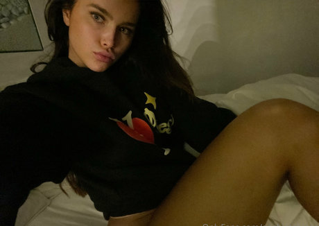 ジャークオンリーファンズ エロチック ギャラリー