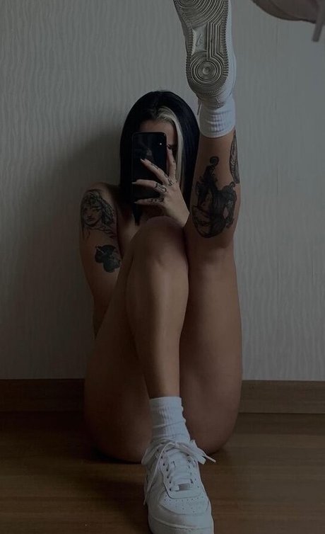 クソ野郎オンリーファンズ アダルト 写真