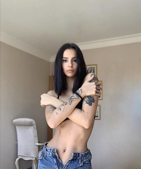 Pelinay Igit 完璧なモデル 写真