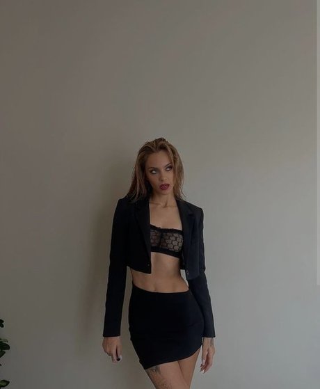 Pelinay Igit トップスター 画像