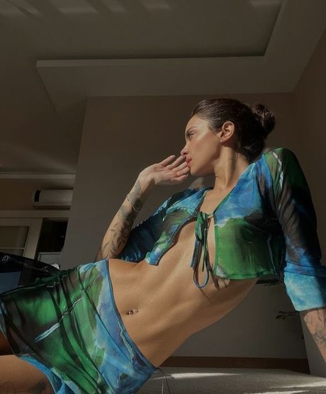 Pelinay Igit ポルノスター 可愛い アーカイブ