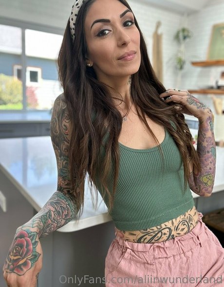 aliinwunderland ポルノスター 独占 画像