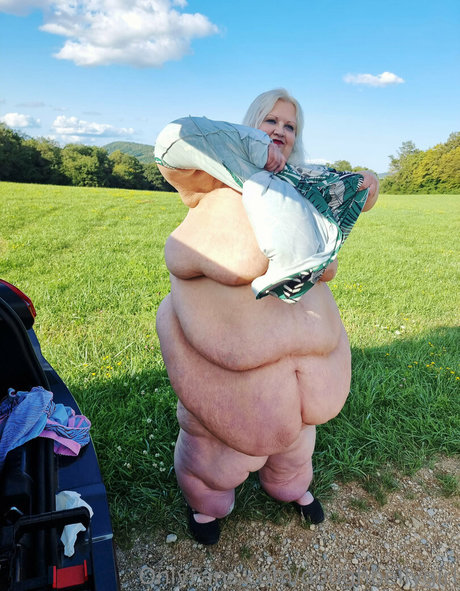 doughbellygirl アダルトスター アーカイブ