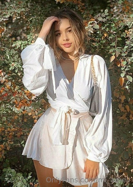 柔軟なティーンオンリーファン 美しい 写真