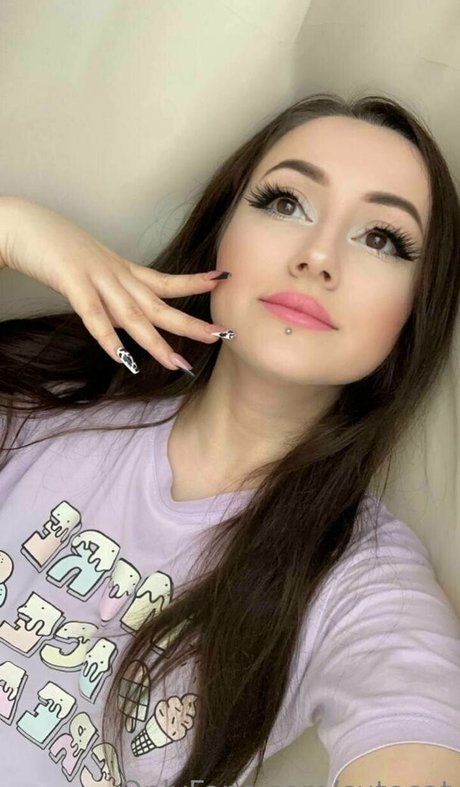 筋肉トランスオンリーファンズ セクシー裸 写真