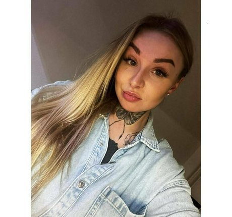 lillyoceanfree 裸のスター 写真