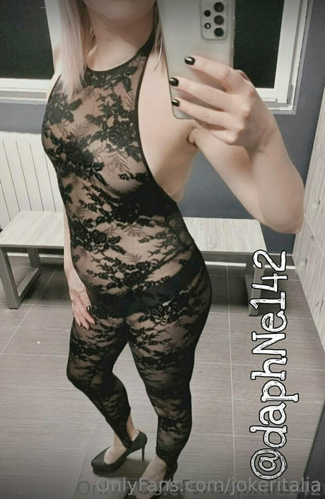 パンツを食い込ませるオンリーファンズ えろた ギャラリー