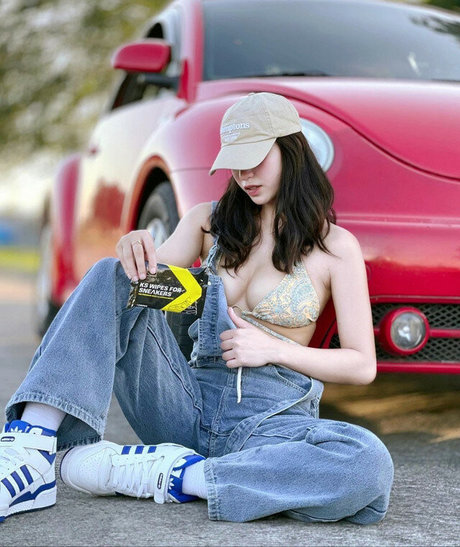 Criselda Alvarez ポルノスター ヌード 画像