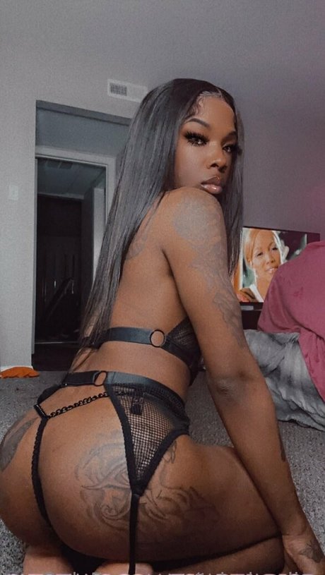 夏の無料オンリーファンズ 無料ヌード 写真