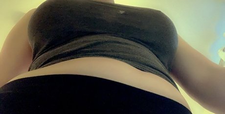 いちごミルクオンリーファンズ ポルノ 画像