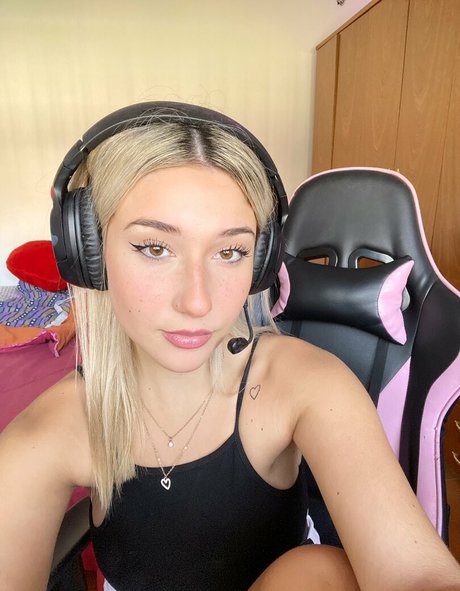 ジャークオンリーファンズ アート裸 写真