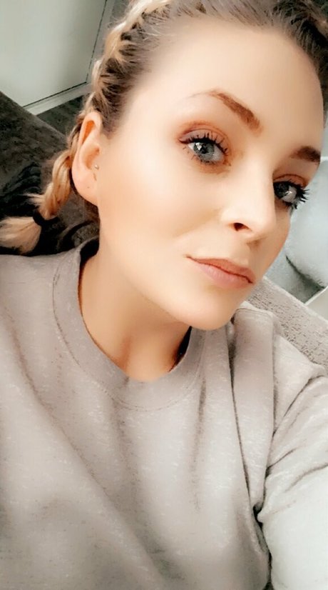 skyemoore ポルノスター ホット 画像