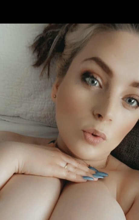 skyemoore 裸モデル 写真