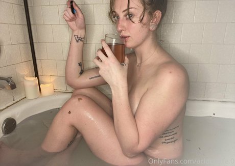 中出し 主観 オンリーファンズ えろた 写真