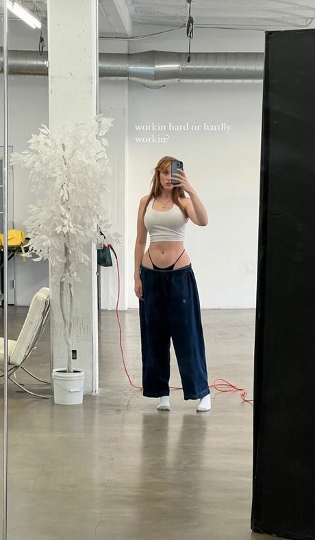 Tati Bruening ヌードモデル 写真