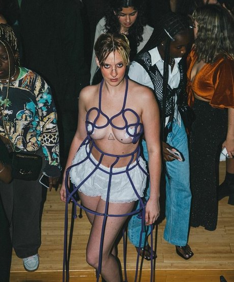 Tati Bruening ヌードモデル 写真