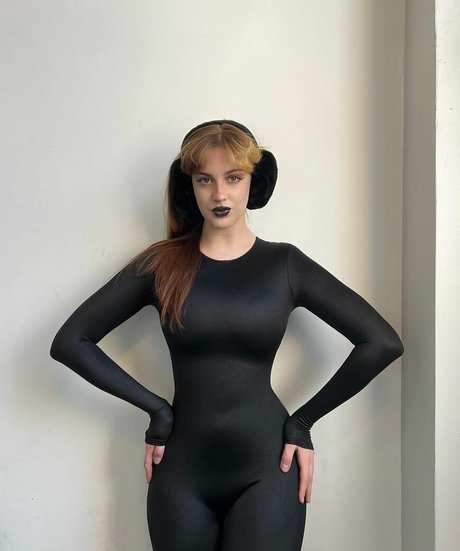 ヌード妻オンリーファンズ アートヌード 写真