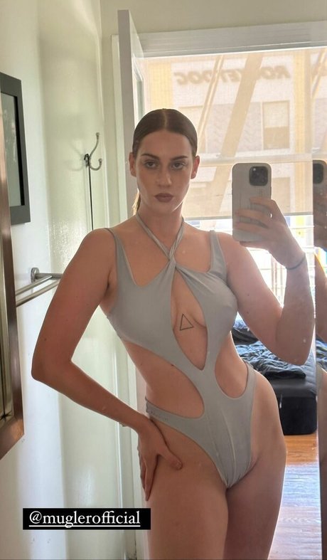 Tati Bruening ポルノスター セクシー 写真