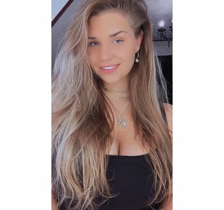 Joyce Straten 無料女優 写真