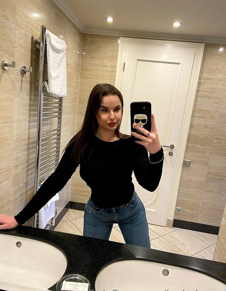 leyla luxxx ポルノスター パーフェクト 写真