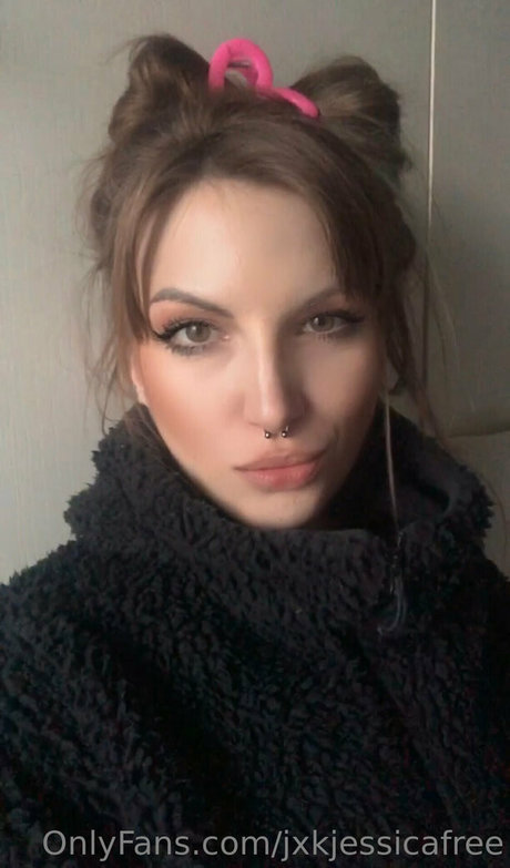 巨大な天然おっぱいオンリーファンズ HD 写真