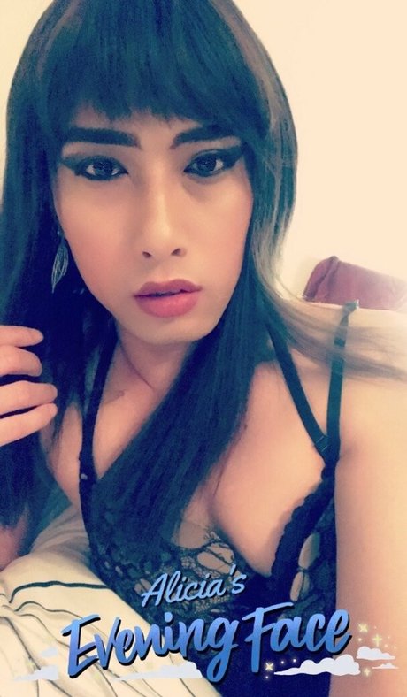 ialicia4u 無料モデル 写真